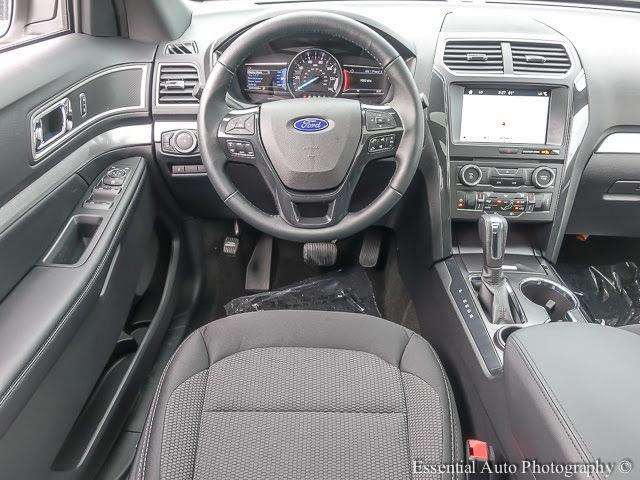 2017 Ford Explorer XLT 4dr SUV